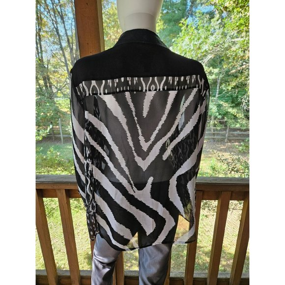 Chico's Animal Print Top - Picture 4 of 5